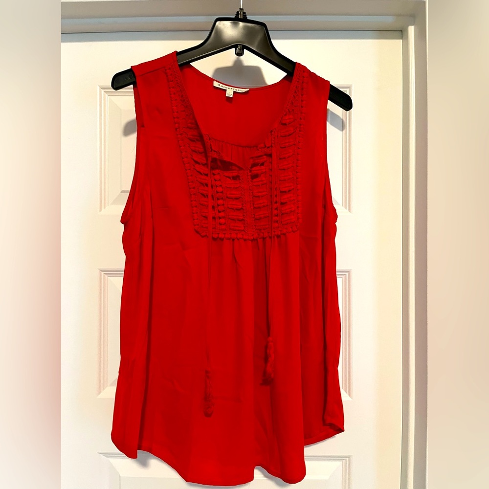 Screams summer! Daniel Rainn bright coral dressy tank.